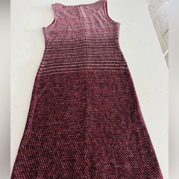 St. John Dress burgundy and Black Sleeveless Knit Dress size 12 - Picture 4 of 9
